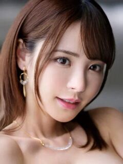 Kana Momonogi