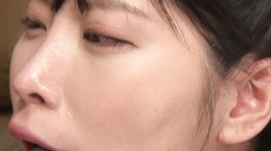 CMC-226 ฮาซึกิ โมโมะ นักเขียนสาวจาก SM ตกลงไปในรังของสัตว์ร้ายที่น่าอับอาย - ลูกพีชฮาซึกิ