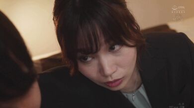 ROYD-160 Betrunkene schlanke schöne Beine jüngere Schwester verwechselte mich mit einem Senior, den sie bewunderte, und führte meinen Schwanz ein, was sie hart traf. Minami Maeda