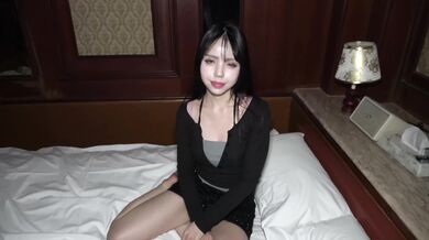 FC2-PPV-4702534 88% OFF! [Uncensored] [Face Revealed] [Creampie] Enjoyed a session with an exotic SSS-class lady and a guy who seems to be the trendy "back-account guy" type.