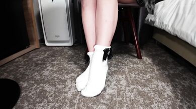 FC2-PPV-4670565 【Today Only】 Slender Black-Haired Woman with Thick Pubic Hair, Mother of Two. To Escape Her Abusive Husband Who Won't Provide Living Expenses. Two Consecutive Massive Ejaculations. Raw Creampie【Uncensored】