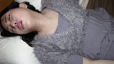 FC2-PPV-4664535 50% OFF! [Uncensored] "I came to borrow money because child support isn't enough..." But this mature woman was moaning and cumming wildly, her pussy making sloppy, lewd sounds—so much so, you'd think she actually came back because she coul