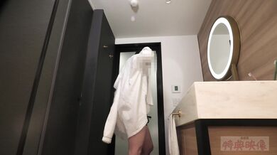 FC2-PPV-4600406 独占販売50%OFF![即ハメ中出し素人妻］無修正≪元モデル美人妻と密会不倫≫上司の妻がエロい事しか考えてない！ 性格180℃豹変　隠れ清楚妻⇒こんなにエロいSEXも中々ないですよw禁断の膣内射精２発/フェラごっくん有