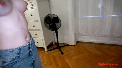 Creampie in the incredibly tight, smooth, and slippery Russian pussy from FC2-PPV-4519581. She also gave her best shot at a blowjob with her small mouth. That felt amazing too.