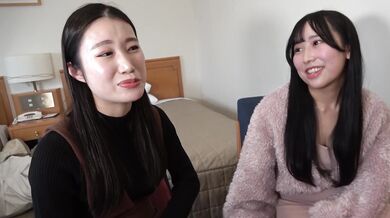 FC2-PPV-4326418 【무/역 3P】 이대로 셋이서 놀아볼까? **모임에 난입해 그대로 3P로 발전♡ 청순한 그녀와 슬림한 몸매의 욕구 불만 친구에게 둘러싸여 질내 사정 1회, 구강 사정 1회를 수록♡ 특전으로 다른 시점 카메라 포함
