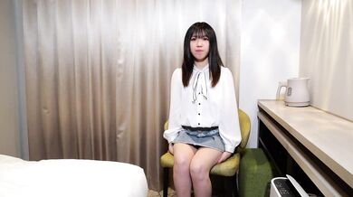 FC2-PPV-4309852 独家销售【无】 奈美酱(18岁)大张双腿，将美腿高高抬起，进行直达阴道深处的高速抽插！在她漂亮的无毛小穴里大量射精，内射受孕