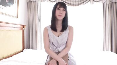FC2-PPV-4063156 【본편 얼굴 노출】 성우 지망생인 18세, 아직 어린 기색이 남아 있는 슬림한 미녀에게, 임신이 불가피한 질 깊숙한 곳의 대량 질내 사정을 포함한 고액 **.
