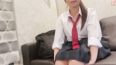 FC2-PPV-3904327 [Limited to 200 copies 1500 → 1100pt] ** A high school senior working part-time at a donut shop. Although it’s just an ordinary dad’s job, they had sex without permission. She’s sensitive, so he came inside her. FC2-PPV--3904327