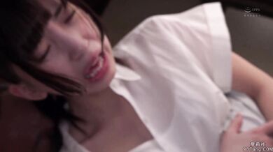 APNS-131 Kotone Fuyue, a bud of a beautiful girl in uniform who was obsessed with the desire to apply for exposure