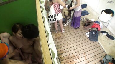 SW-291 Evil play who is curious about adult body enters the girls' changing room of the pool and is mischievous! Leading mom and older sister teacher who got sick if I was careless because I was a play