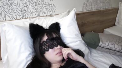 FC2-PPV-4881558 95% OFF! After picking her up, I took the lonely girl home for some blindfolded cosplay sex—and of course, I came inside her!