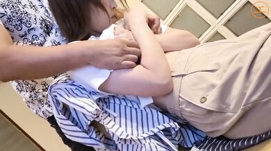 FC2-PPV-3794449 【個人】 大人しそうな看護師の奥さんは、隠○て撮らされている旦那に気づかず、欲求に負け中出しされる
