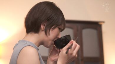 MEYD-941 "I thought I'd been making so many men cum..." Kanae Yumemi, a married woman investigator, is injected with a sex-reversing aphrodisiac and made to cum over and over again by a dick, becoming a wreck.