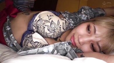 SKMJ-507 A horny, horny sadistic gal who can't stand it anymore has sex with an old man on a hot spring trip. A succubus with a bottomless sexual desire cums in her raw pussy in an endless sex session.