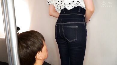 MOPT-040 Long-legged lady's M-man bullying in pantyhose, jeans and knee-high boots Yuri Kirika - Yuuri Kirika