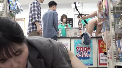 HUNTB-572 Unlimited insertion with anyone! Convenience store version If you accumulate a fixed amount of points every month, you can get as much as you want to be a part-time job girl and area manager at a convenience store! ?