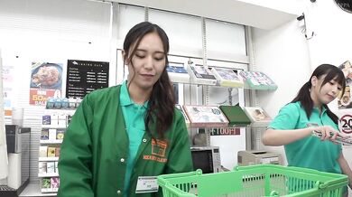 HUNTB-572 Unlimited insertion with anyone! Convenience store version If you accumulate a fixed amount of points every month, you can get as much as you want to be a part-time job girl and area manager at a convenience store! ?