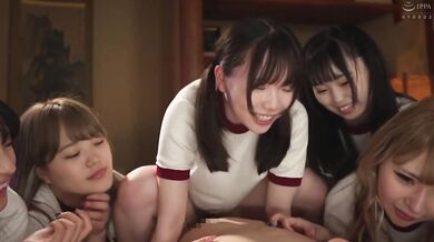 HUNTC-024 200% intimate harem orgy with 10 cute female classmates on a school trip! Even though we're on a school trip, we're holed up in our rooms. But somehow I can remember...