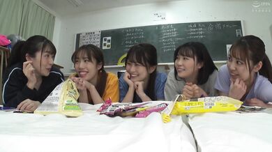 HUNTB-631 A dream harem orgy with a female track and field club member during a school camp! Stress Relief Is Only One Male Member's Unequaled Dekachi ○ Po! Girls are practicing ascetic life