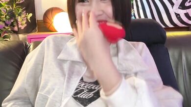NPJS-040 I got a compliment from a popular girl on SNS who is looking for compliments on sex! I filmed a homeless net cafe refugee girl who just came from Aomori who is looking for compliments in the city in exchange for providing her with a place to stay