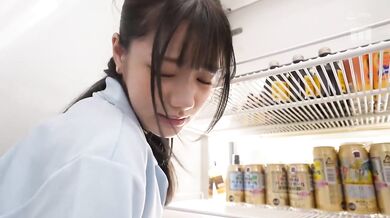 MIDV-611 정전 도어락 감금 심야 편의점에서 발정 성희롱 점장의 폭주 렙데카틴 급피스톤 반미친 아메 미야시타 레이나