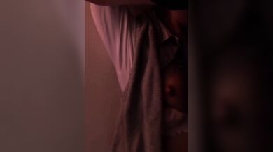 TUE-094 Female college student & female ● Pushing video aimed at students ●