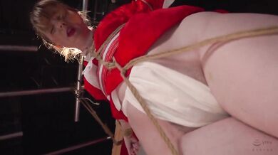 CMV-149 June Lovejoy, a foreigner visiting Japan who is charged with hentai sexual desire by the owner of a private lodging